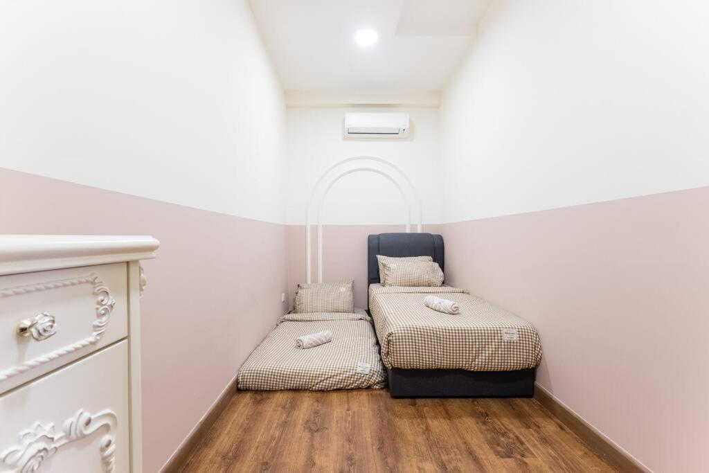 吉隆坡Arte Mont Kiara Duplex 4 Pax Jacuzzi公寓 外观 照片